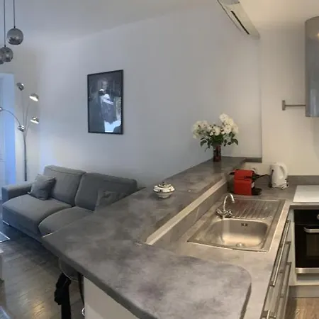 Apartment Miramar Plage * Cannes
